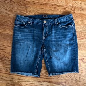 SEVEN 7 Jean Shorts Denim 7FAM sz 22 Plus Size Stretch Perfect